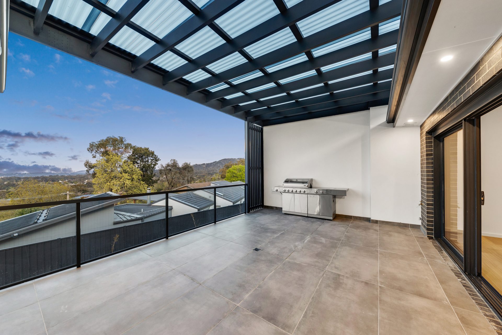 Fisher 32B Rosebery St_23 Custom home builder Canberra expansive balcony